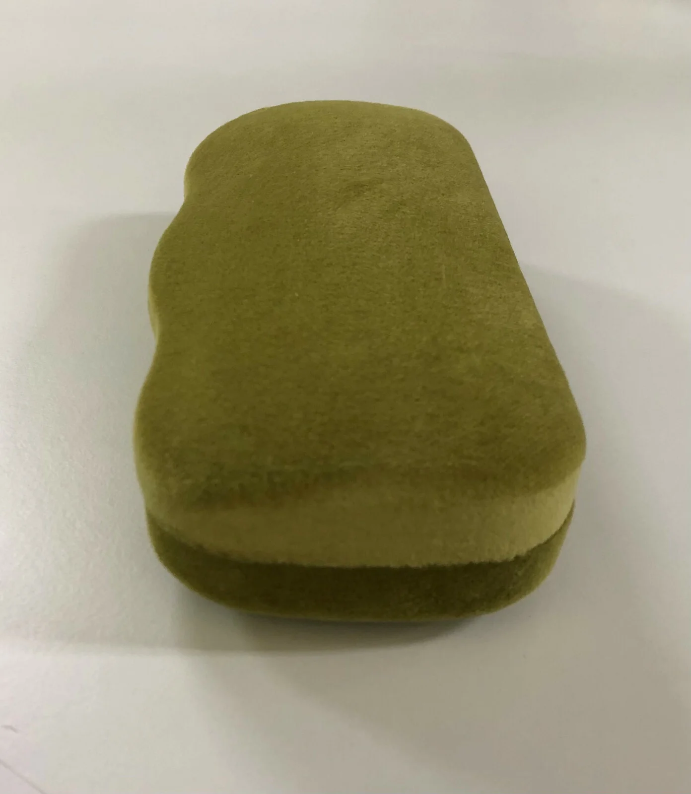 New Authentic Gucci Sunglasses Eyeglasses Case Gold Velvet Clamshell Small Case 2