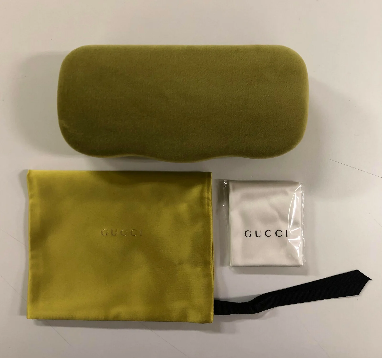New Gucci Sunglasses Eyeglasses Case Gold Velvet Clamshell Small Gucci Case