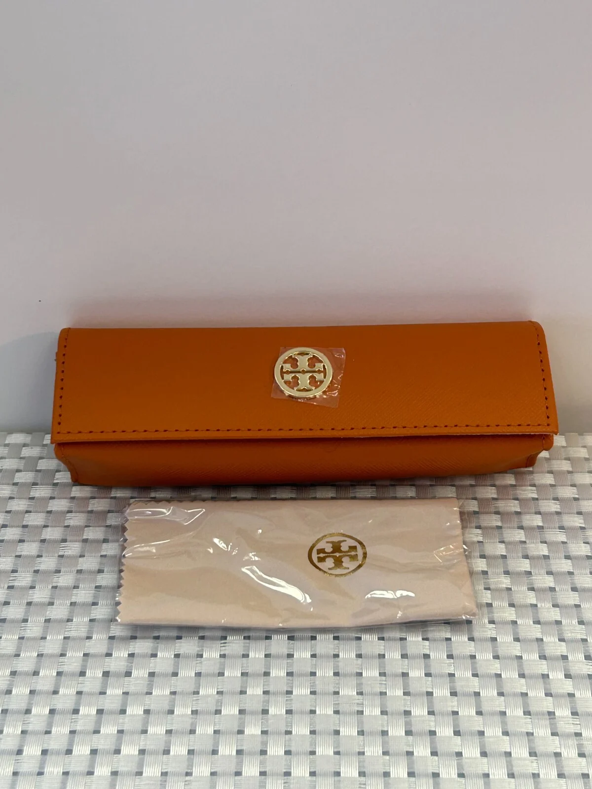 TORY BURCH ORANGE & GOLD EYEGLASSES MAGNETIC EYEWEAR CASE & CLEANING CLOTH New